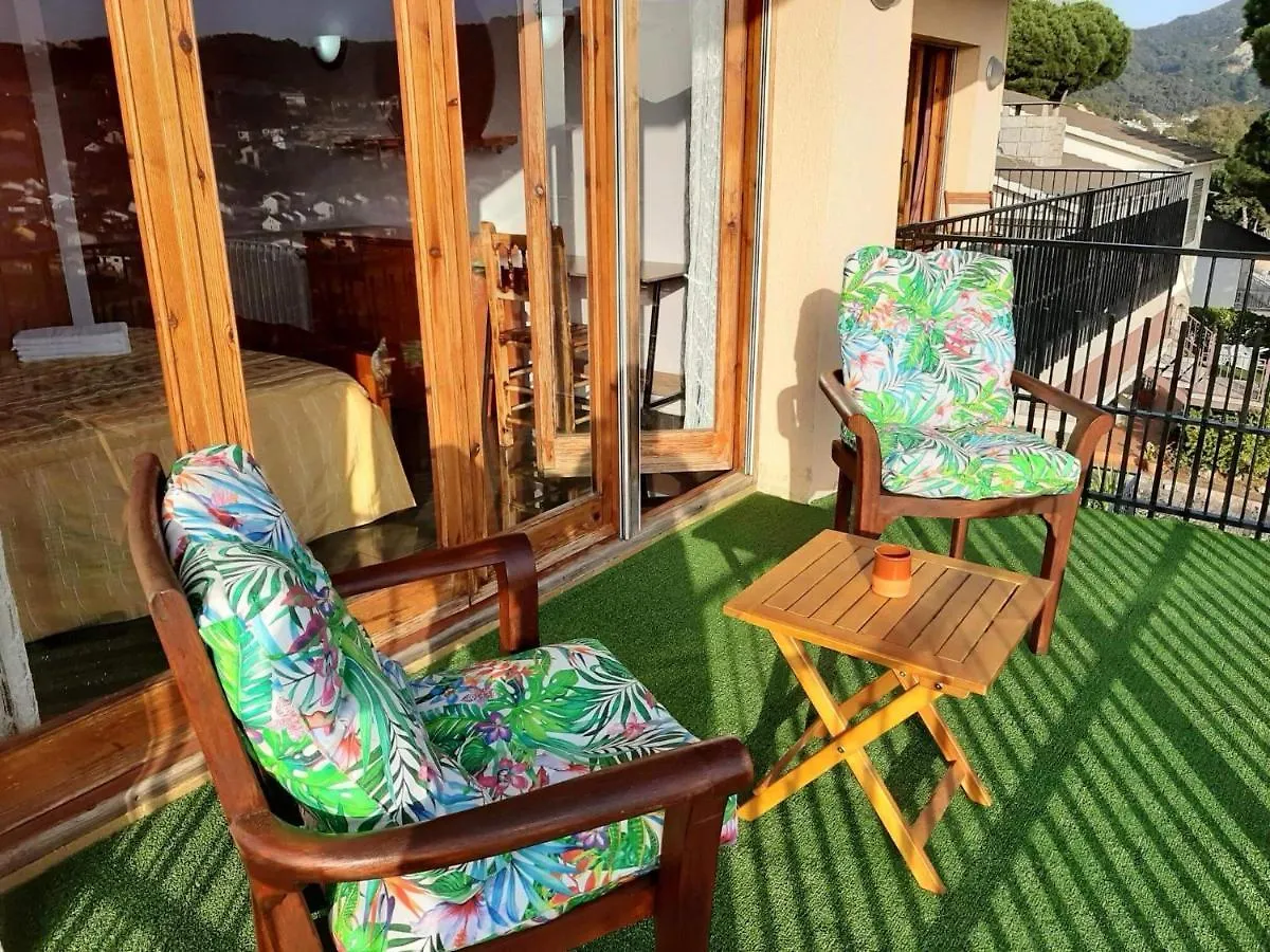 ゲストハウス Habitaciones En Villa Coliving Casa Rural San Fausto de Campcentellas