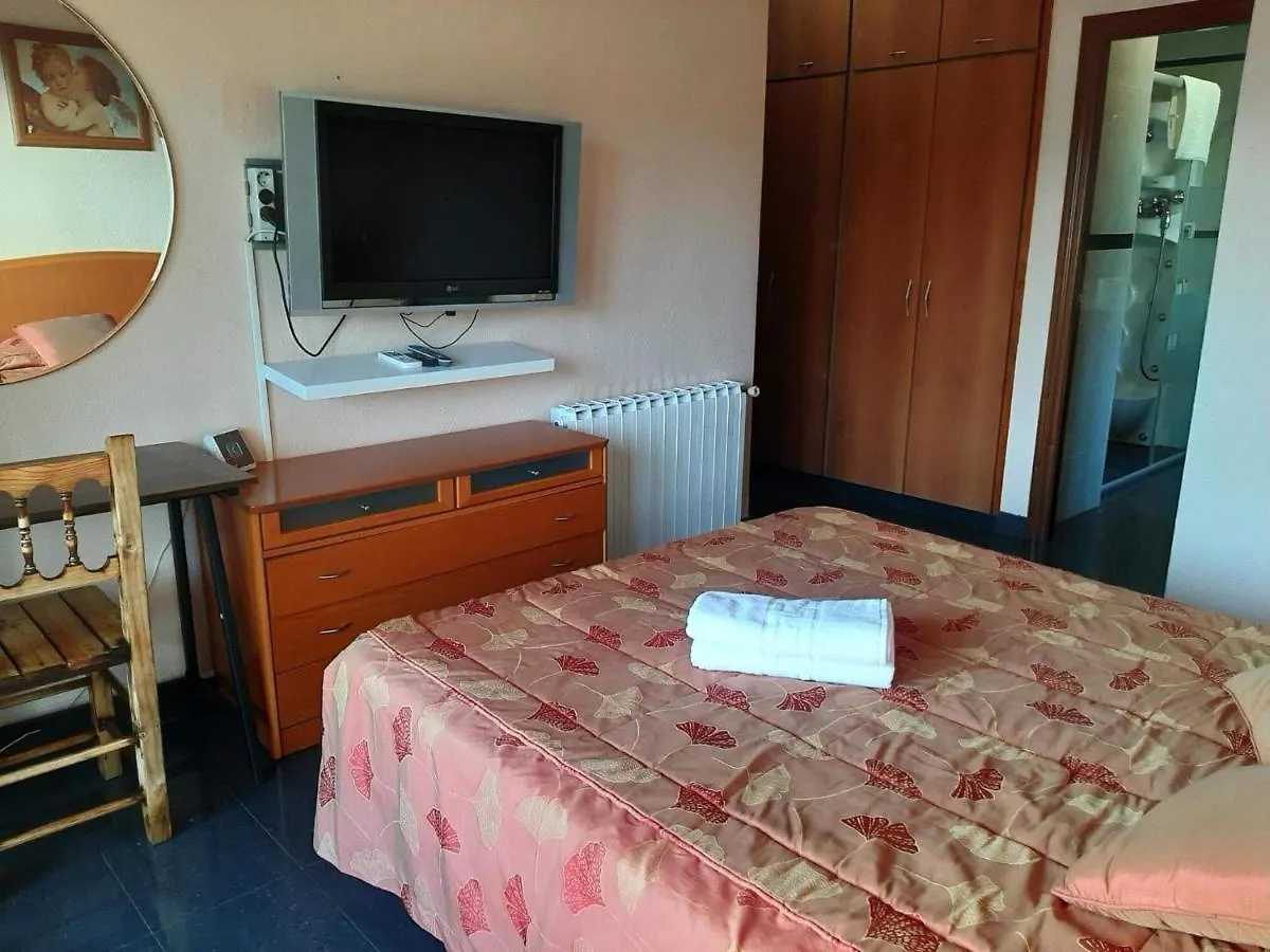 Habitaciones En Villa Coliving Casa Rural San Fausto de Campcentellas Guest house