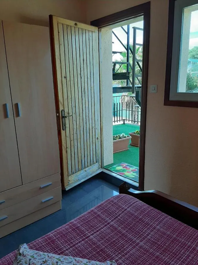 Guest house Habitaciones En Villa Coliving Casa Rural San Fausto de Campcentellas Spain